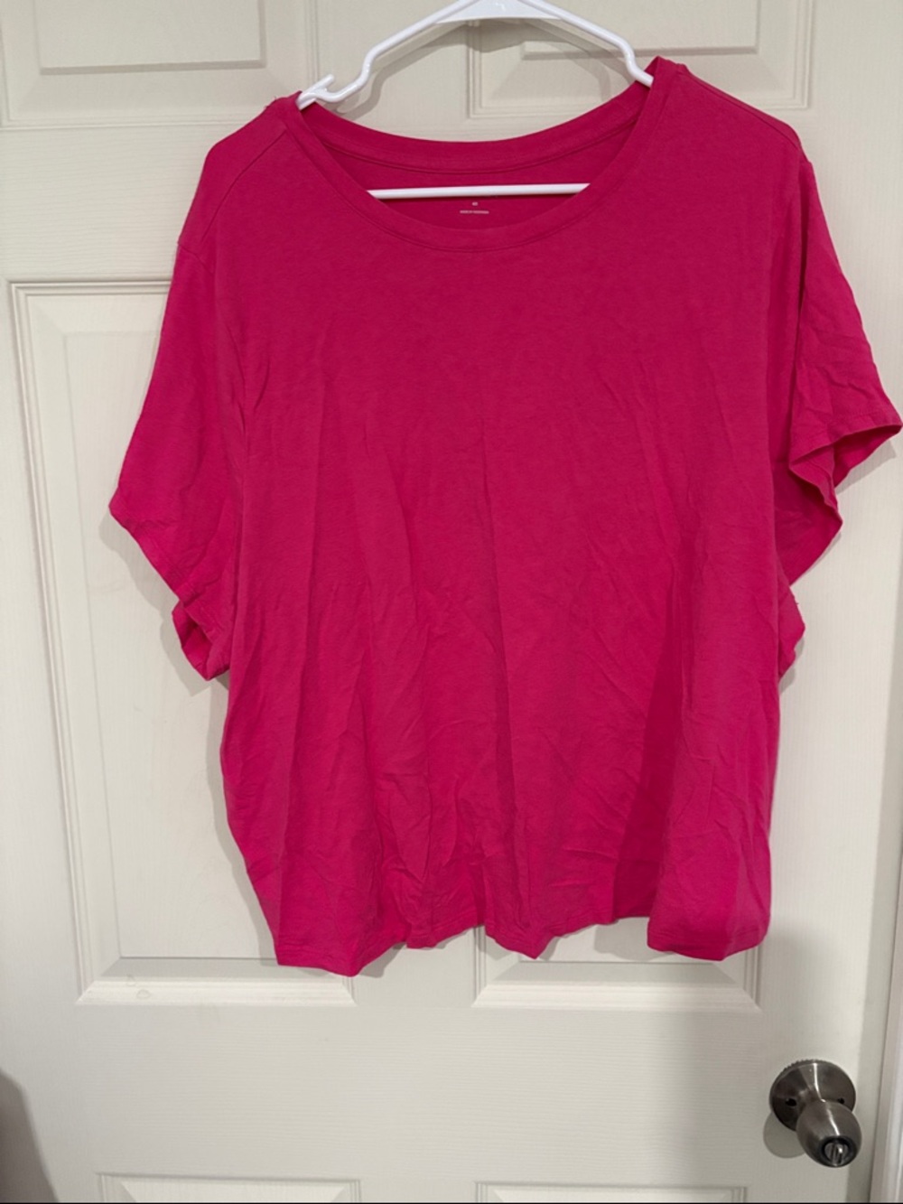 Old Navy Short Sleeve Crewneck Tee in Hot Pink